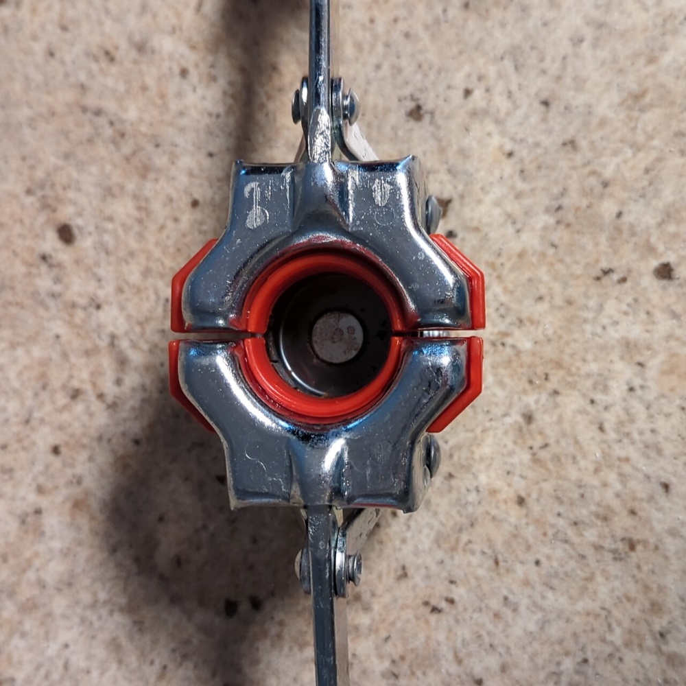 Bottle capper - Picture 2 of 2